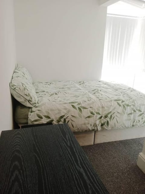 Double bed (R2) close to Burnley city centre Bed and Breakfast in Burnley