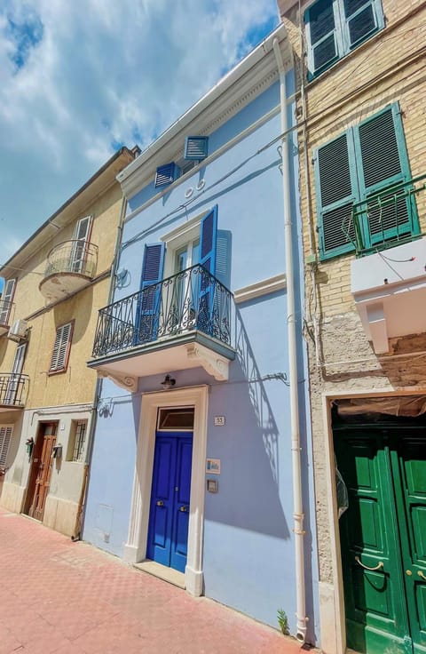 Property building, Balcony/Terrace