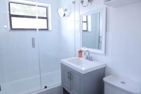 Shower, Bathroom, towels