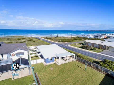 Property building, Nearby landmark, Bird's eye view, Sea view, Sunrise, Sunset