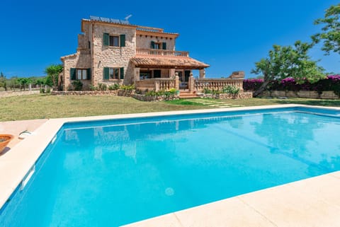 Property building, Day, Garden, Garden view, Pool view, Swimming pool, sunbed