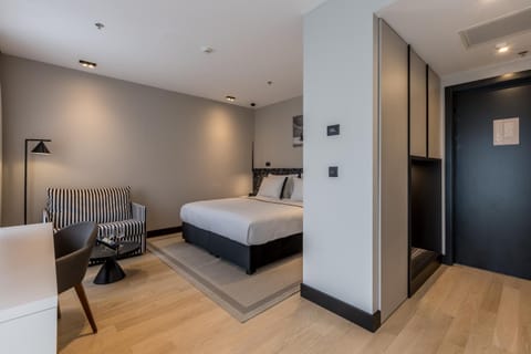 Bed, Photo of the whole room, Bedroom, wardrobe