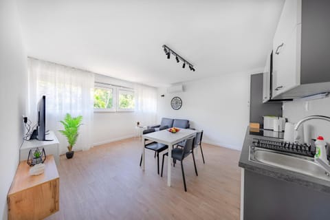 Kitchen or kitchenette, Living room, Dining area