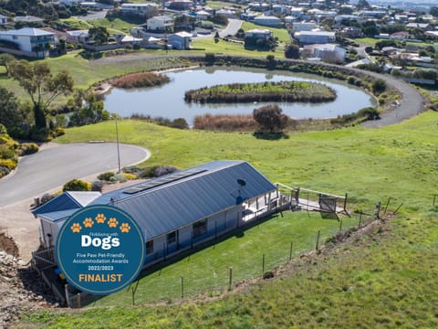Property building, Bird's eye view, Lake view, Location