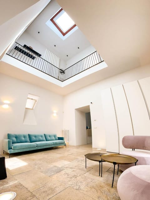 Communal lounge/ TV room, Lobby or reception, Internal: Not applicable to any particular room