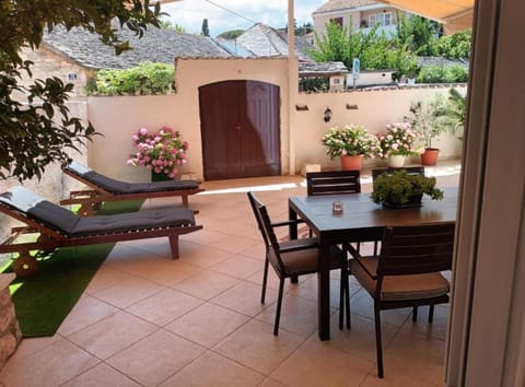 Balcony/Terrace, Garden view
