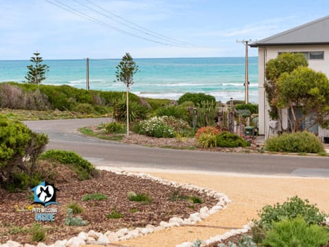 Nearby landmark, Natural landscape, Sea view