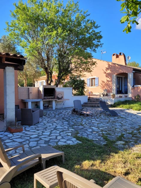 Location saisonnière villa Lauris Villa in Provence-Alpes-Côte d'Azur