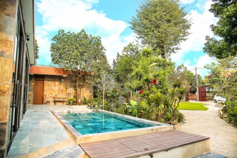 Swimming pool, Swimming pool