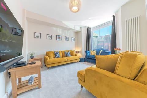Living room, Seating area, Evening entertainment