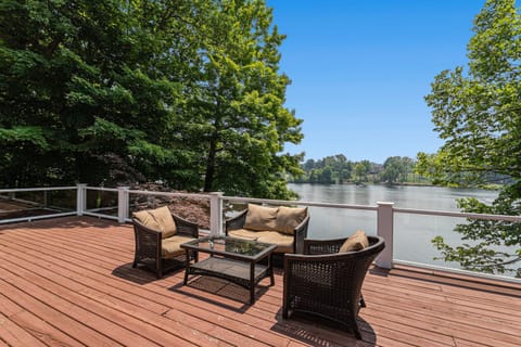 The Big Blue Lakehouse House in Michigan