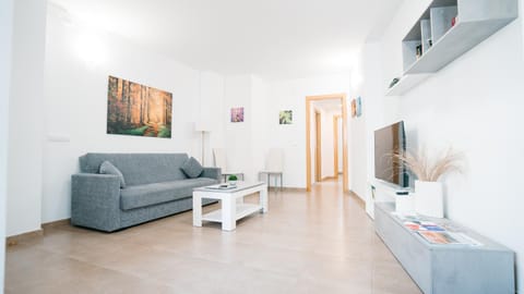 Communal lounge/ TV room, TV and multimedia, Living room, Seating area