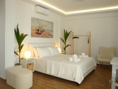 Bed, Photo of the whole room