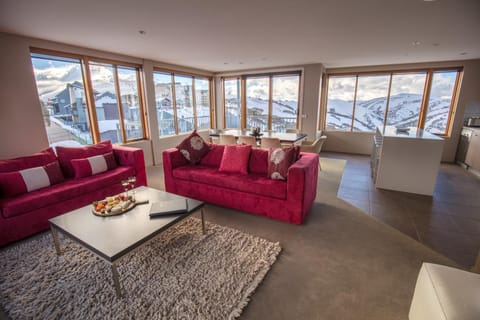 Kitchen or kitchenette, Living room, Dining area