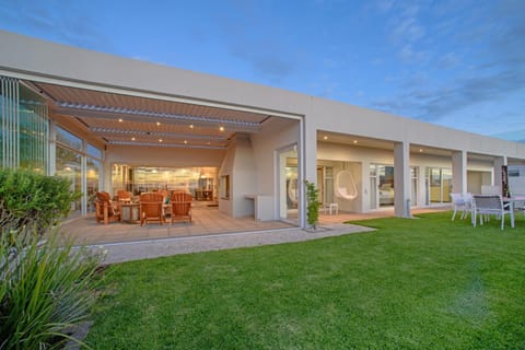 BBQ facilities, Balcony/Terrace, Beach, Sea view, Sunset, fireplace