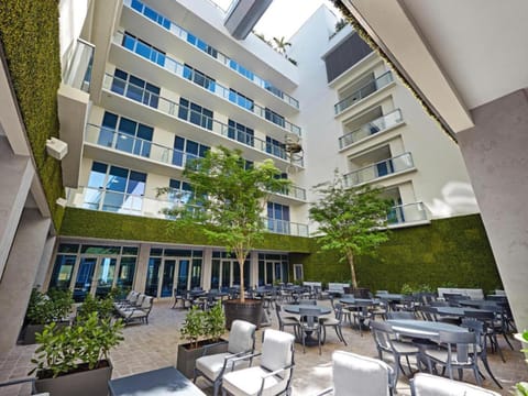 Property building, Patio, Restaurant/places to eat