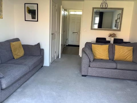 Entire 2 bedroom house in Tamworth House in Tamworth