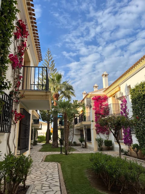 Property building, Garden, Garden view