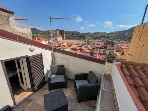 Day, View (from property/room), Balcony/Terrace, Seating area, City view