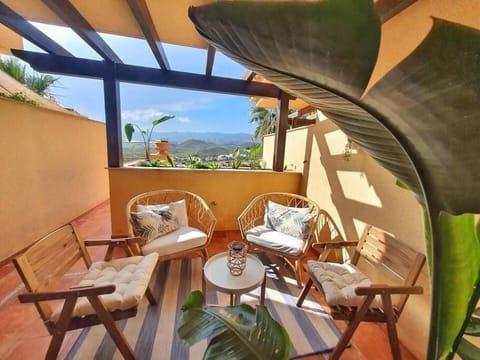 Balcony/Terrace, Mountain view