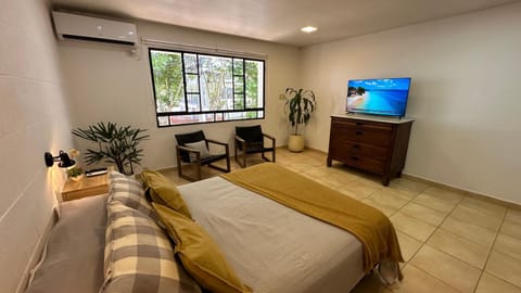 Bed, TV and multimedia, Living room, Photo of the whole room, Bedroom