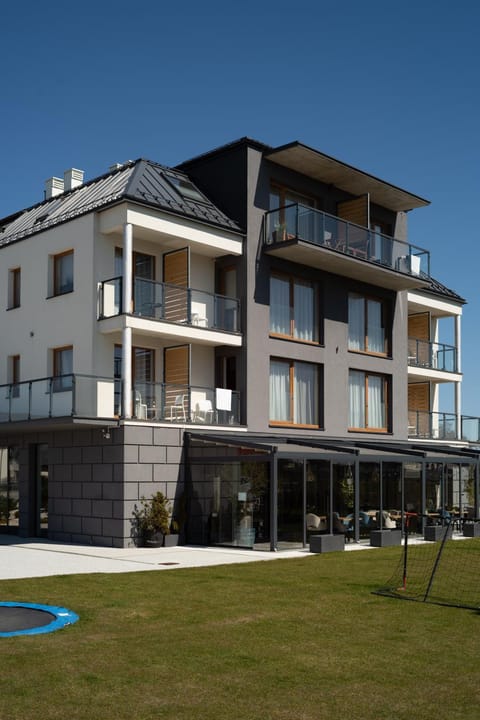Property building, Day