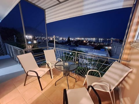 Night, View (from property/room), Balcony/Terrace, Balcony/Terrace, Seating area