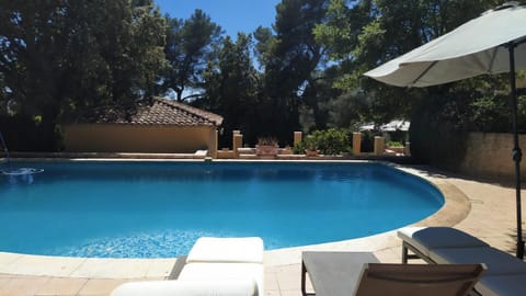 Property building, Patio, Garden, Garden view, Pool view, Swimming pool, sunbed
