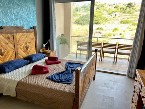 Bed, View (from property/room), Balcony/Terrace, Bedroom, towels
