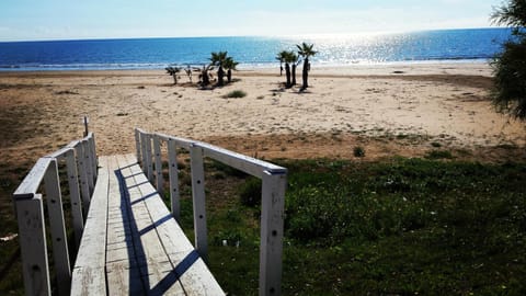 Neighbourhood, Natural landscape, Beach, Sea view