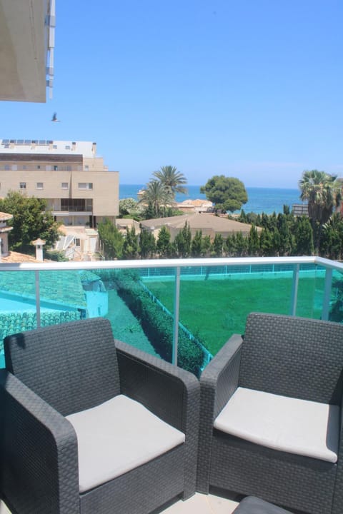 Day, View (from property/room), Balcony/Terrace, Pool view, Sea view, Swimming pool