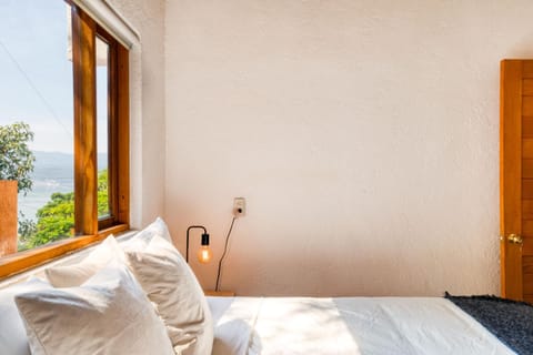 Beautiful & Warm Cabin with Lakeview 3BR 2 5BA Cabin in State of Mexico