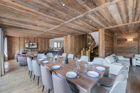 Chalet Kashmir 5MIN des pistes en voiture parking privé, spa, sauna Chalet in Les Allues