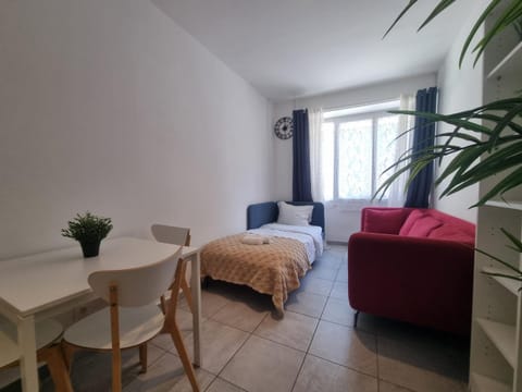 CARNIER avec Parking Apartment in Avenue du Carnier