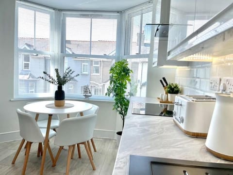 Lush Porthcawl 1 bedroom Apt, Prime Location Apartment in Porthcawl