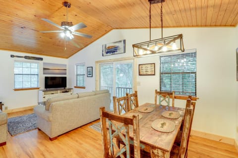 Woodsy Gassville Getaway about 3 Mi to White River! House in Gassville