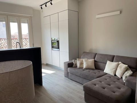 SUITE DE ROLANDIS Cin ITOO5OO5C22CDBEZNY Apartment in Asti