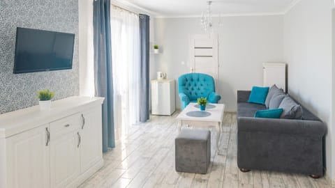 TV and multimedia, Photo of the whole room