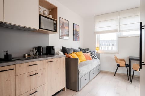 Kitchen or kitchenette, Seating area