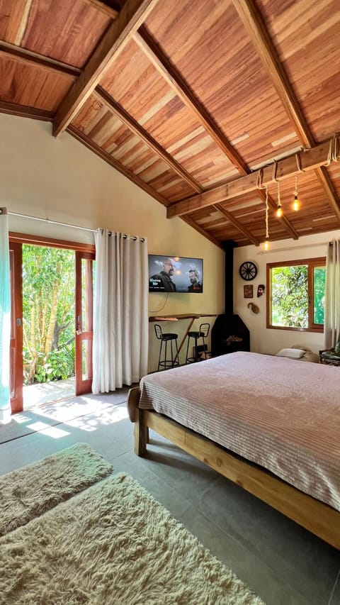 Communal lounge/ TV room, Bed, TV and multimedia, Photo of the whole room, Bedroom, fireplace