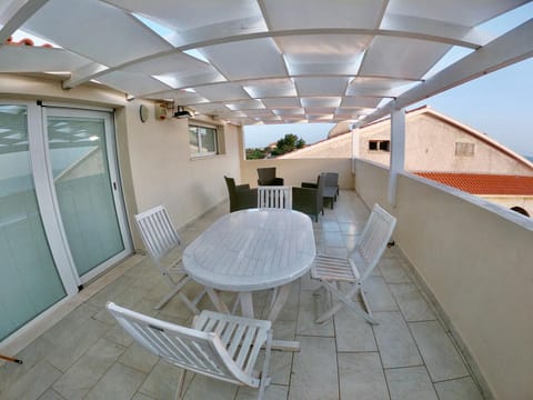 View (from property/room), Balcony/Terrace, Seating area, Dining area