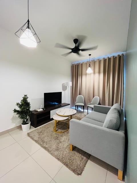 TV and multimedia, Living room, Seating area, fireplace
