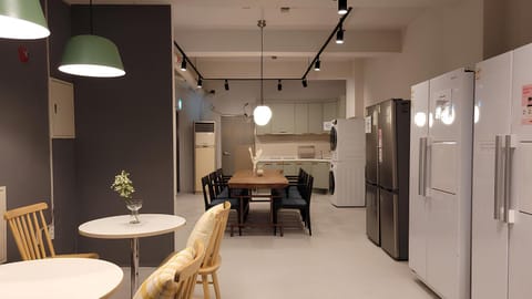 Kitchen or kitchenette, Dining area, laundry, dryer