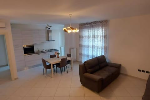 Kitchen or kitchenette, Living room, pet friendly, washing machine