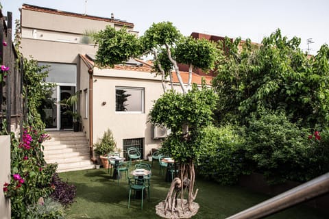 Property building, Day, Garden, Garden view