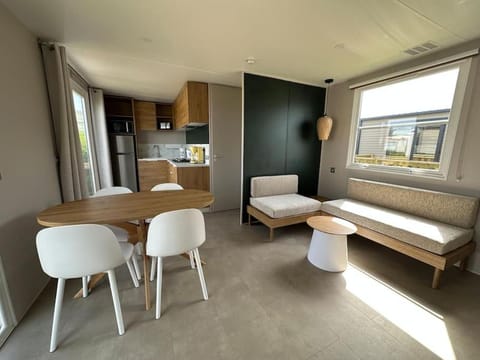 Kitchen or kitchenette, Living room, Dining area