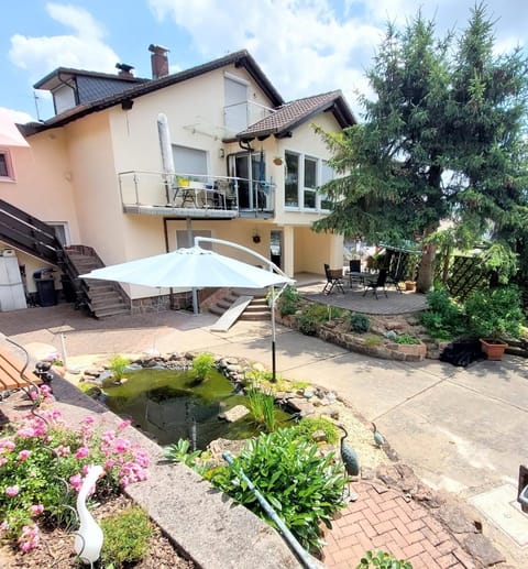Property building, Balcony/Terrace, Balcony/Terrace