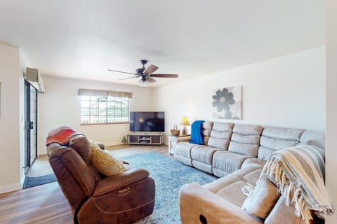 Cozy and Comfortable Yosemite Portal House in Yosemite Forks