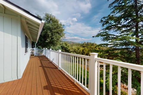 Cozy and Comfortable Yosemite Portal House in Yosemite Forks