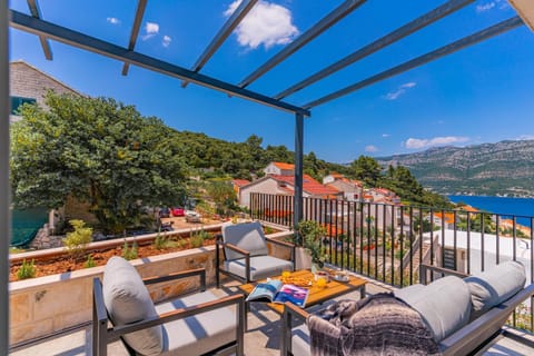 Patio, Day, View (from property/room), Balcony/Terrace, Balcony/Terrace, Seating area, Dining area, Sea view, sunbed